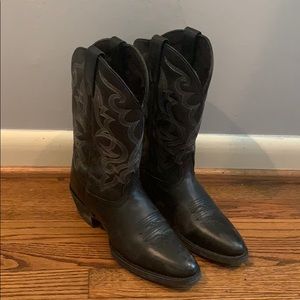 Size 9 Laredo black cowboy boots worn once